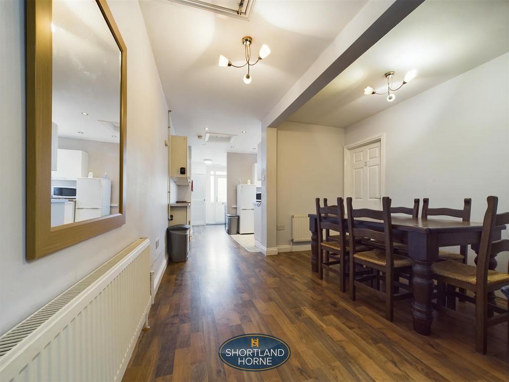 Dining area/living area