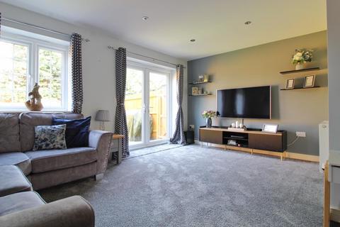 32 Hare Meadow, Great Barford, Bedford, MK44 3ES