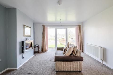 53 South Parade, Elland, HX5 0NR