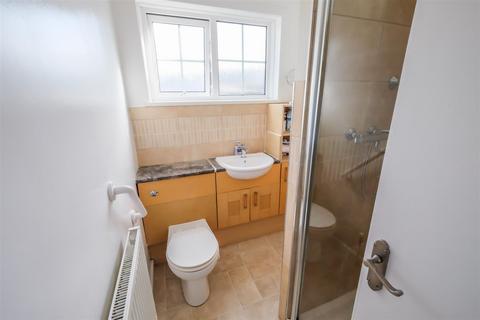 53 South Parade, Elland, HX5 0NR