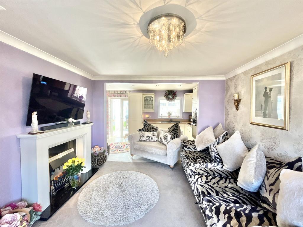 Lounge/Kitchen