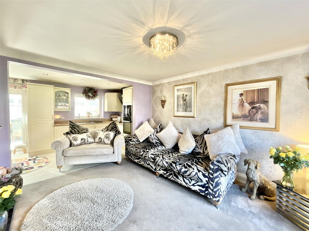 Lounge/Kitchen