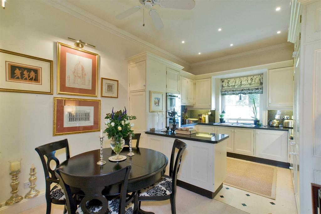 Kitchen dining room.jpg