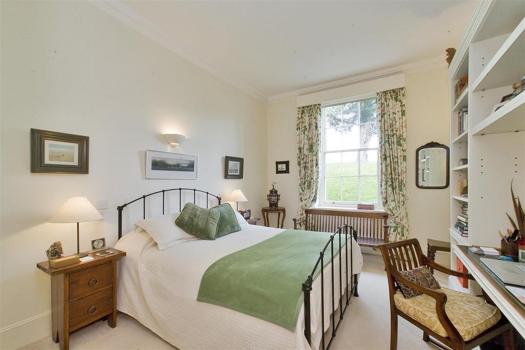 Bedroom 1.jpg