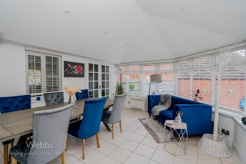 16 Middleton Close, Hammerwich, Burntwood, WS7 0LT