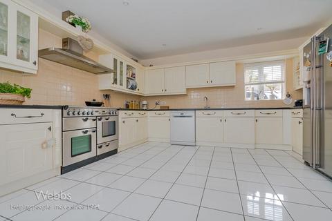 16 Middleton Close, Hammerwich, Burntwood, WS7 0LT
