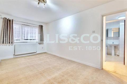 2 bedroom apartment to rent, Crown Walk, Wembley, HA9