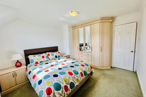 4 bedroom link detached house for sale, Limestone Road, Burniston, Scarborough