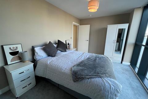 2 bedroom apartment to rent, 75 Queens Dock Avenue, Hull