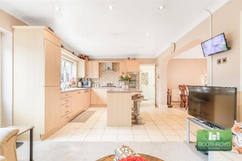 27 Barnack Avenue, Coventry, CV3 6LA