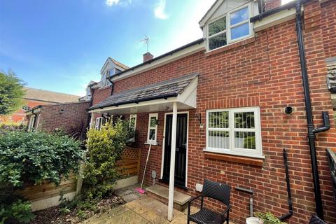 2 bedroom terraced house to rent, Cedar Court, Turners Lane, North Ferriby