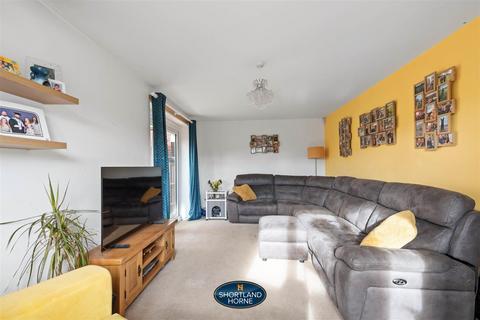 2 Beachcomber Close, Coventry, CV3 3JW
