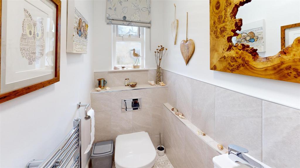 Brackenley-Close-Bathroom 1.jpg