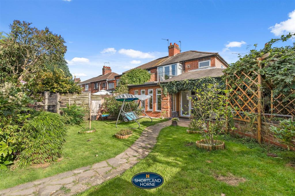 Clifford Bridge Road, Binley, Coventry, CV3 2DX 4 bed end of terrace