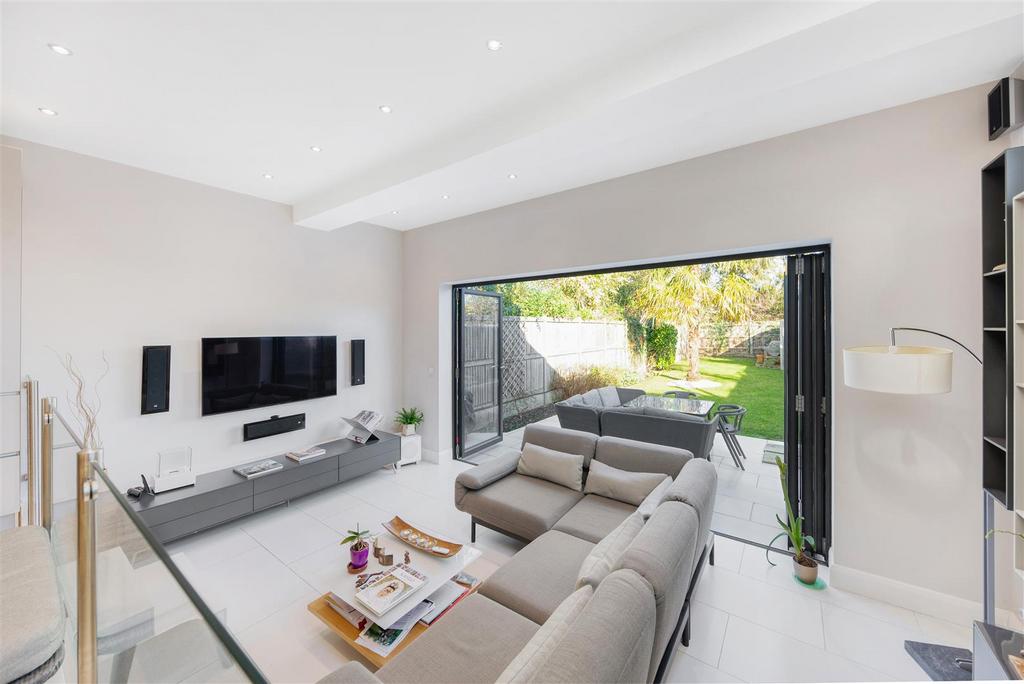 Coombe Lane, West Wimbledon, SW20 5 bed house for sale £1,625,000