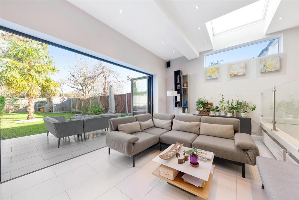 Coombe Lane, West Wimbledon, SW20 5 bed house for sale £1,625,000