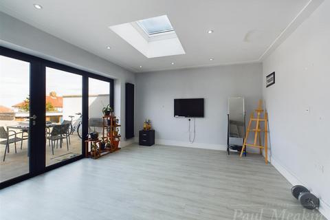 23 Aldrich Crescent, New Addington, Croydon, CR0 0NP