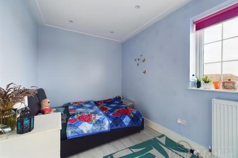 23 Aldrich Crescent, New Addington, Croydon, CR0 0NP