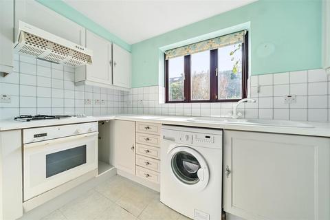 2 bedroom terraced house for sale, Hatch Place, Kingston Upon Thames KT2
