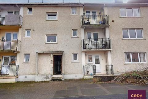 3 bedroom flat to rent, Freelands Place, Kirkintilloch, Glasgow
