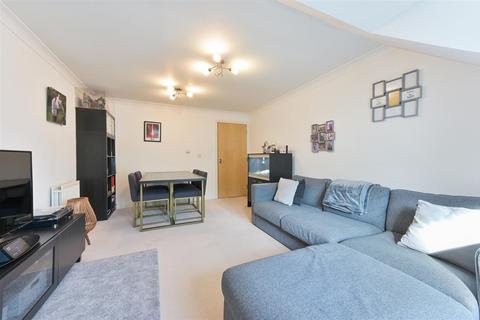 2 bedroom apartment for sale, Brighton Road, Banstead