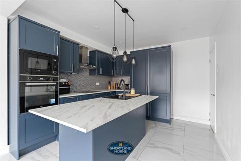 98 Duncroft Avenue, Coventry, CV6 2BW