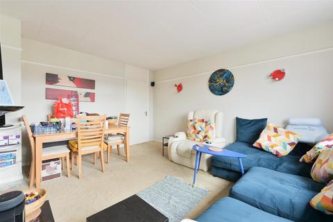 3 bedroom apartment for sale - High Street, Banstead