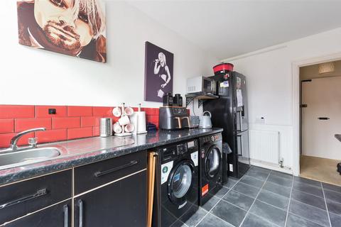 3 bedroom apartment for sale, High Street, Banstead