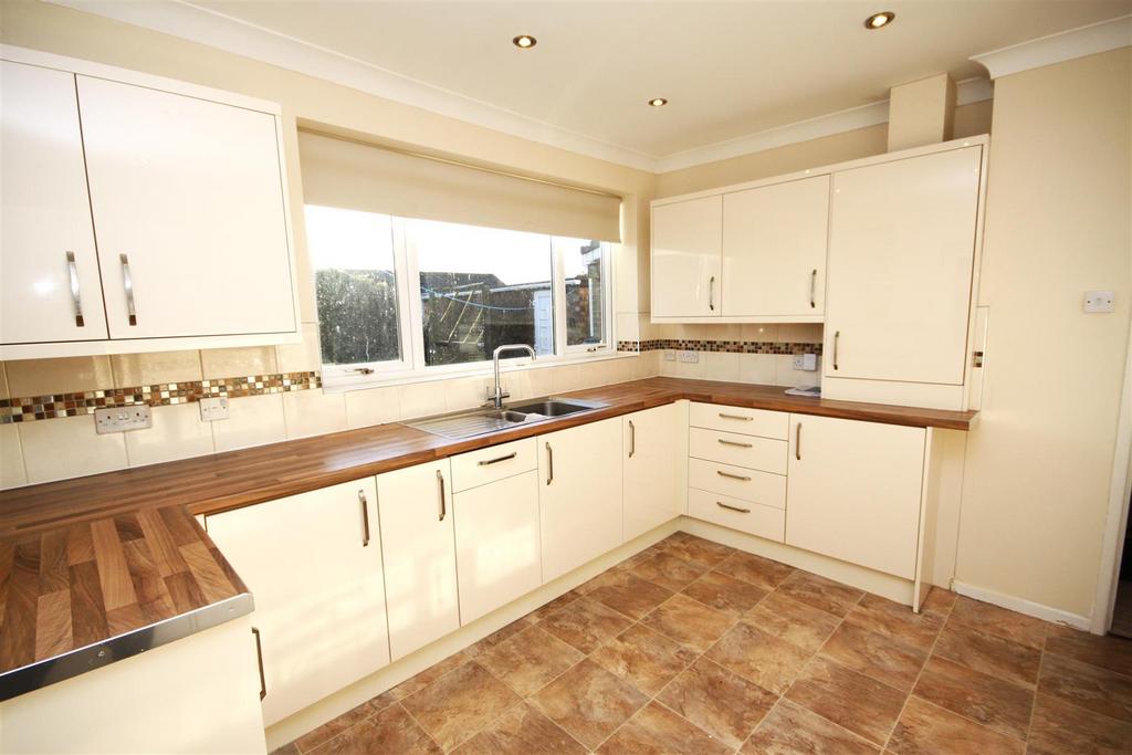Cottage Lane, Ormskirk L39 3 bed semidetached bungalow for sale £340,000