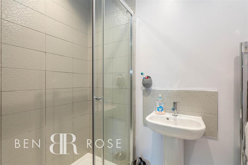 Master Ensuite