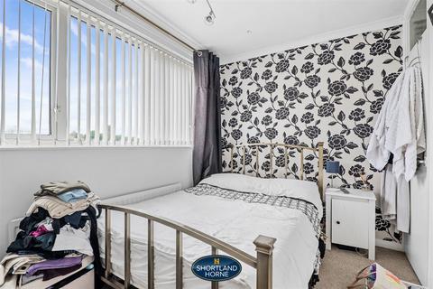 24 Jacklin Drive, Coventry, CV3 6QG