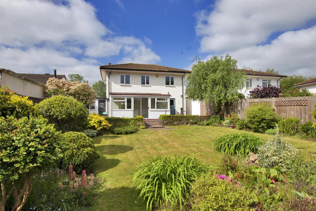 Brookmead, Hildenborough TN11 3 bed detached house £575,000