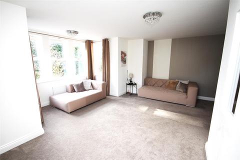 2 bedroom apartment for sale, Grammar School Gardens, Ormskirk L39