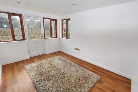 Chy An Avon Riverside, Angarrack, Hayle, TR27 5JD