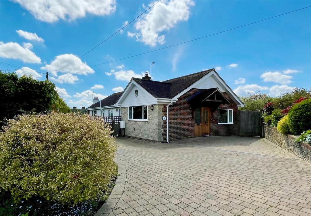 Windmill Road, Weald TN14 3 bed detached bungalow for sale £825,000