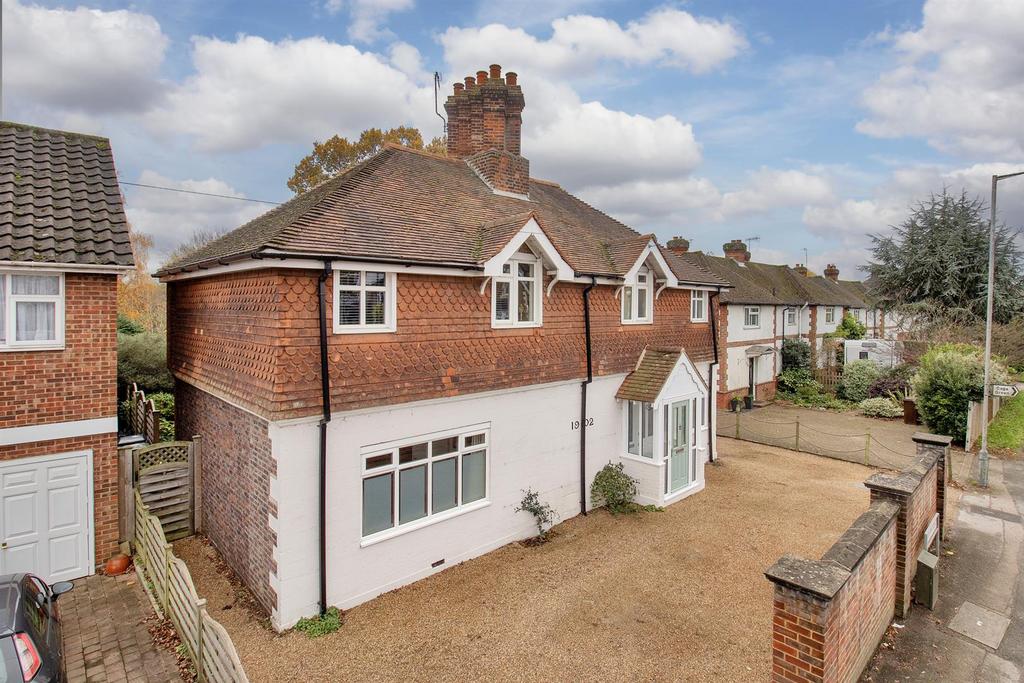 Hadlow Road, Tonbridge TN9 5 bed detached house for sale £1,000,000