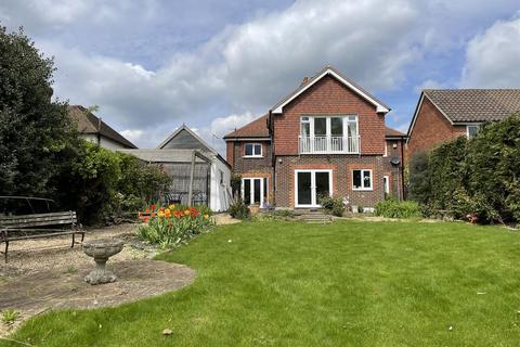 5 bedroom detached house for sale, Hadlow Road, Tonbridge TN9