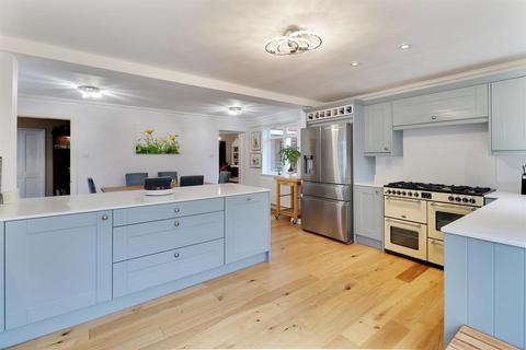 5 bedroom detached house for sale, Hadlow Road, Tonbridge TN9