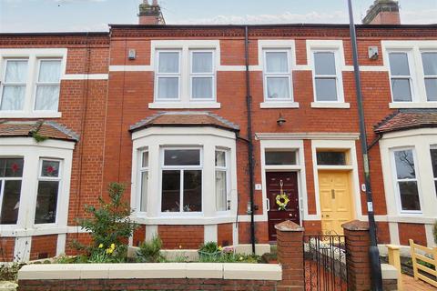 4 bedroom terraced house for sale, Windsor Gardens, North Shields