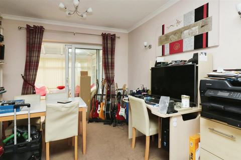112 Droppingwell Road, Rotherham, S61 2DJ