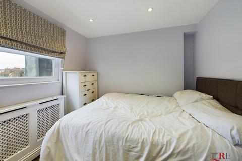 1 bedroom flat to rent, Wellington Terrace, Notting Hill Gate, London, W2 4LW