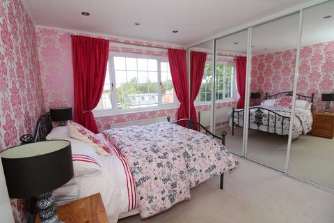53 Leaves Green Road, Keston, BR2 6DE