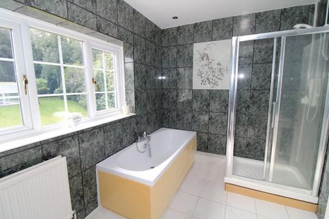 53 Leaves Green Road, Keston, BR2 6DE