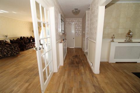 53 Leaves Green Road, Keston, BR2 6DE