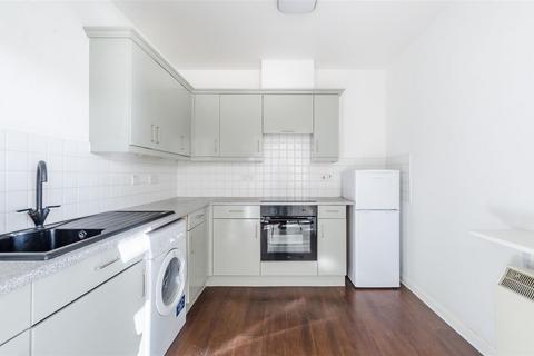 2 bedroom apartment to rent, Metro Central Heights, London SE1