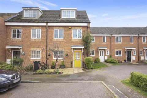 3 bedroom townhouse for sale, Lacemakers Court, Rushden NN10