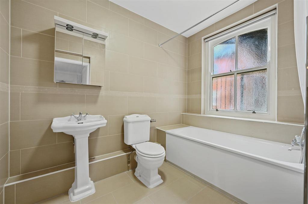 RR   25 Windsor Court   Bathroom3 (1).JPG
