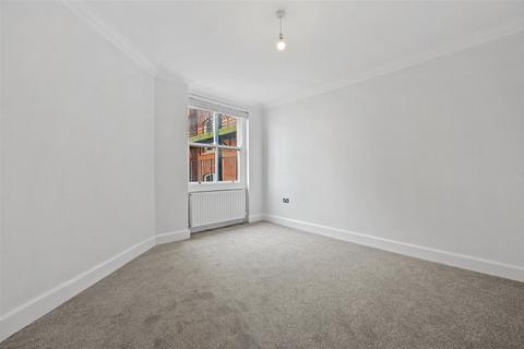 4 bedroom house to rent - Moscow Road, London