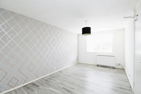 1 bedroom flat for sale - Braithwaite Avenue, ROMFORD, RM7