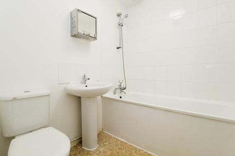 1 bedroom flat for sale, Braithwaite Avenue, ROMFORD, RM7